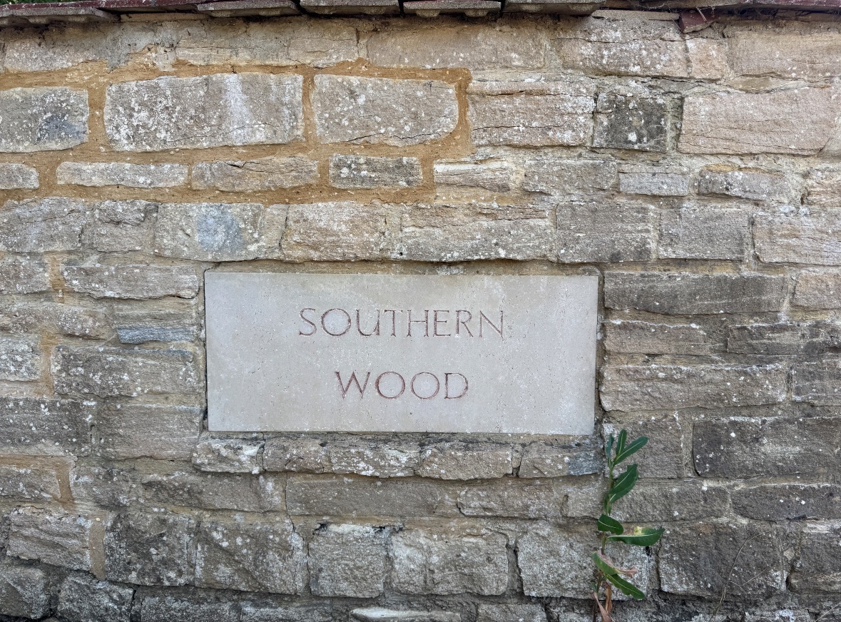 southern-wood-entrance Entrance to Southern Wood Business Park